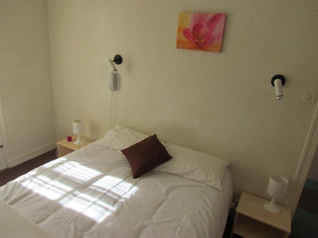 Logis Hotel Restaurant L'Oustal Naves  الغرفة الصورة