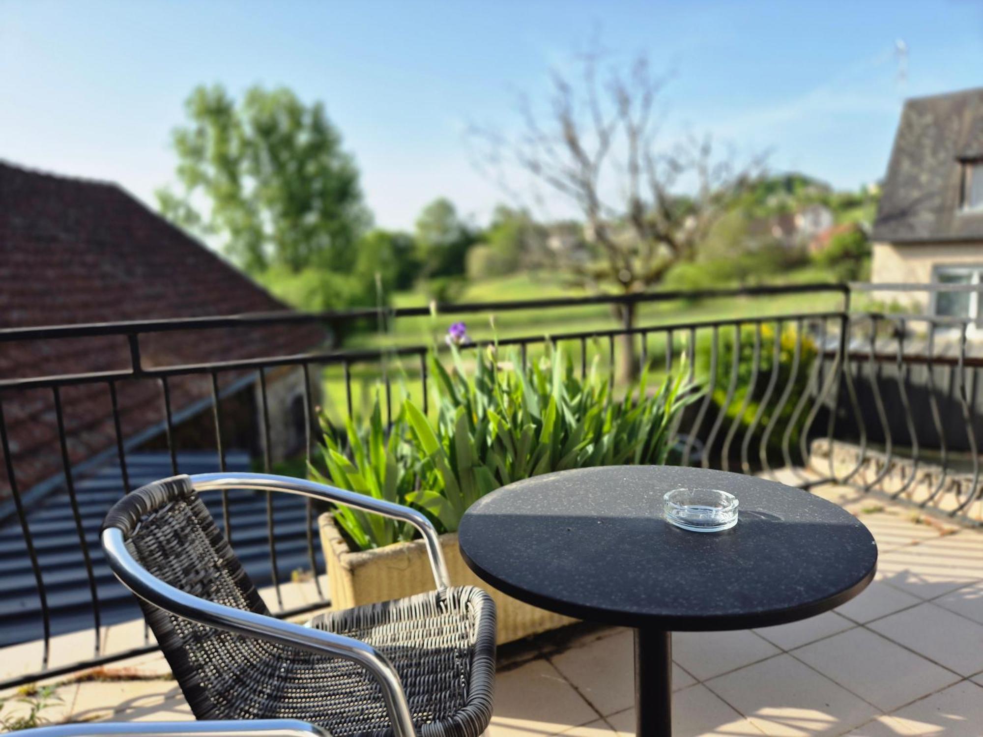 Logis Hotel Restaurant L'Oustal Naves  المظهر الخارجي الصورة