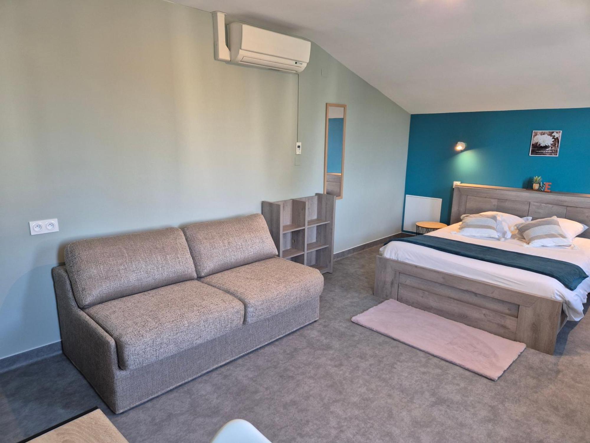 Logis Hotel Restaurant L'Oustal Naves  المظهر الخارجي الصورة