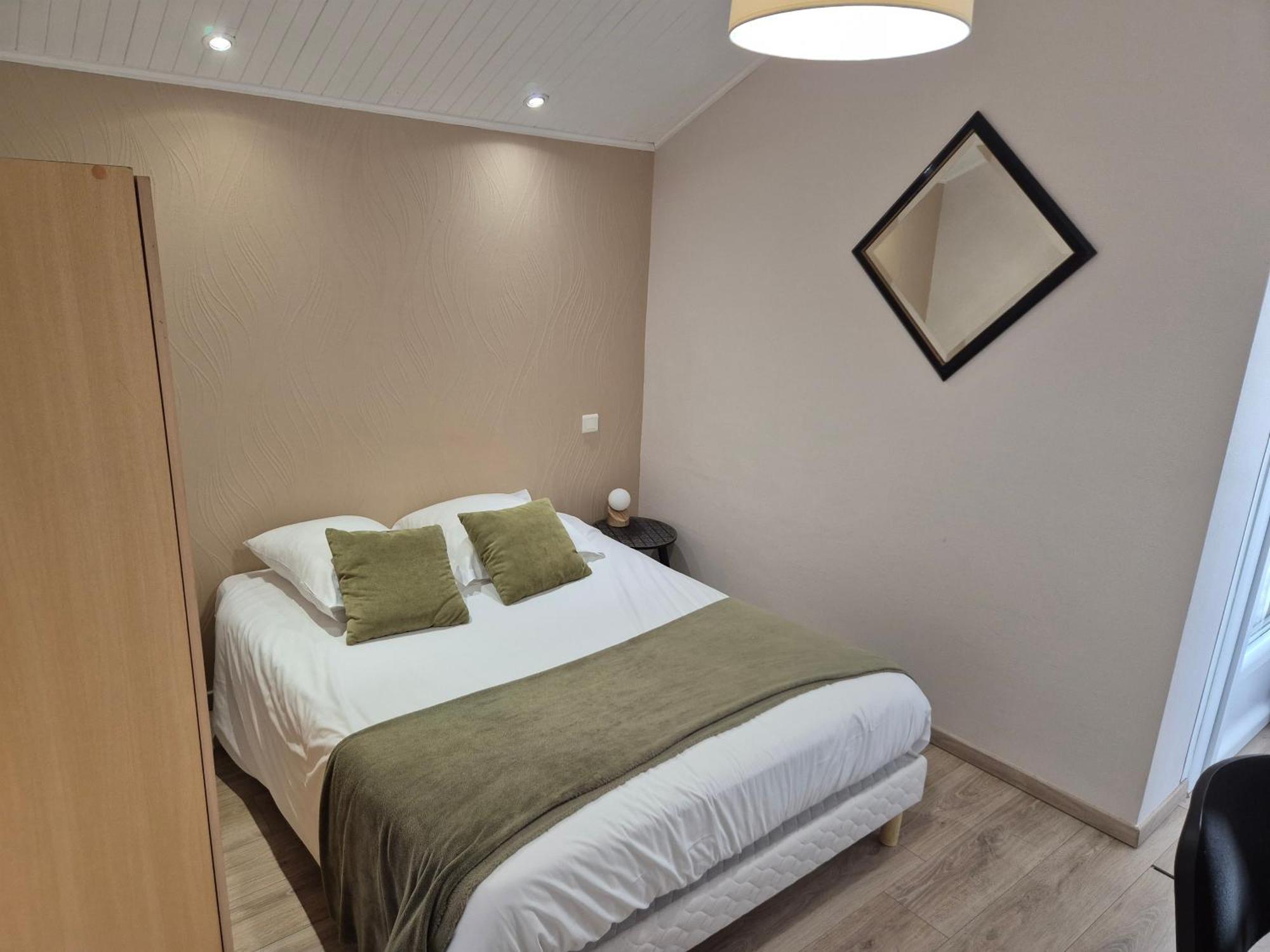 Logis Hotel Restaurant L'Oustal Naves  المظهر الخارجي الصورة