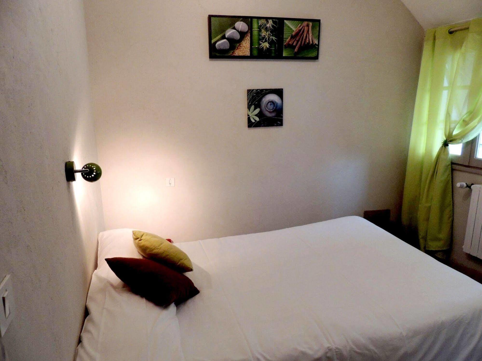 Logis Hotel Restaurant L'Oustal Naves  المظهر الخارجي الصورة